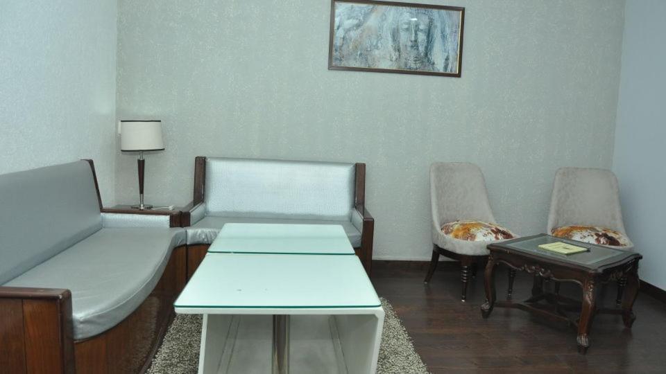 Hotel JSR Continental Dehradun Exterior foto