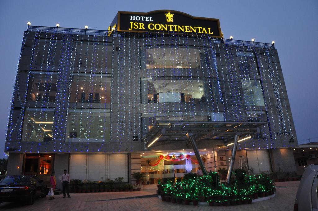 Hotel JSR Continental Dehradun Exterior foto