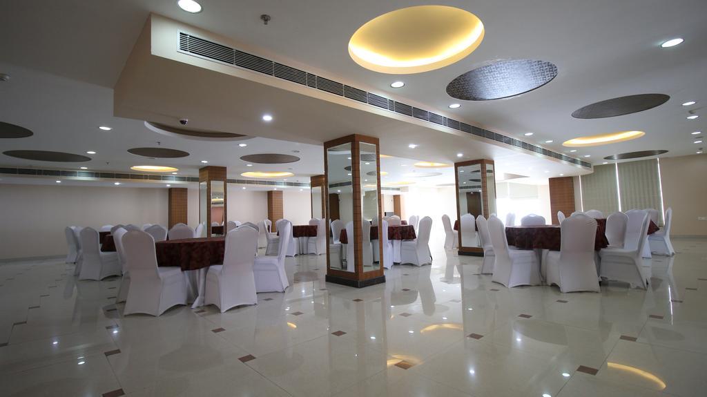 Hotel JSR Continental Dehradun Exterior foto